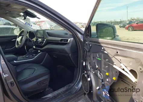 2022 Toyota Highlander Xle from USA, damaged, VIN 5TDGZRAH3NS540489